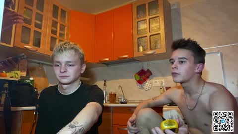 Snapshot of barney_kevin chatting on 12-02-24, 06:32 Fansly Barney and Kevin T online show from 12-02-24, 06:32