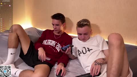 Snapshot of barney_kevin chatting on 12-11-24, 05:48 Fansly Barney and Kevin T online show from 12-11-24, 05:48