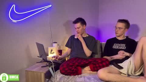 Snapshot of barney_kevin chatting on 03-01-25, 07:26 Fansly Barney and Kevin T online show from 03-01-25, 07:26