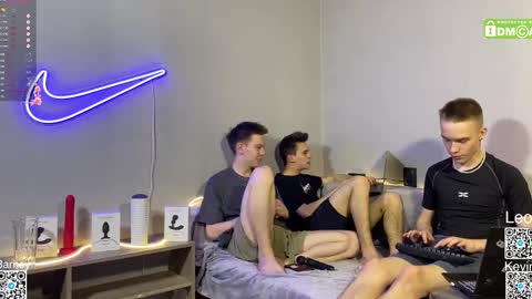 Snapshot of barney_kevin chatting on 03-07-25, 08:55 Fansly Barney and Kevin T online show from 03-07-25, 08:55