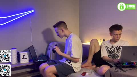 Snapshot of barney_kevin chatting on 03-12-25, 06:00 Fansly Barney and Kevin T online show from 03-12-25, 06:00