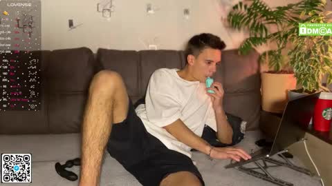 Snapshot of barney_kevin chatting on 09-20-25, 08:21 Fansly Barney and Kevin T online show from 09-20-25, 08:21