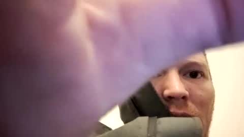 barniemay1 online show from 12-19-25, 11:39