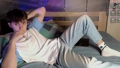 Snapshot of barrett_terrs chatting on 10-13-25, 02:33 Barr online show from 10-13-25, 02:33