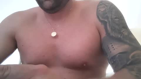 Snapshot of barrias23 chatting on 06-18-26, 06:01 barrias23 online show from 06-18-26, 06:01