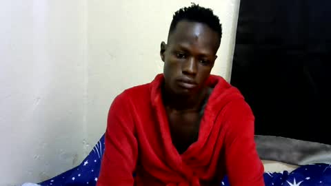Snapshot of bashlouis1 chatting on 06-21-26, 07:00 bashlouis1 online show from 06-21-26, 07:00