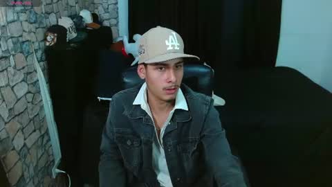Snapshot of bastiaan_28 chatting on 06-12-26, 11:03 Bastian online show from 06-12-26, 11:03