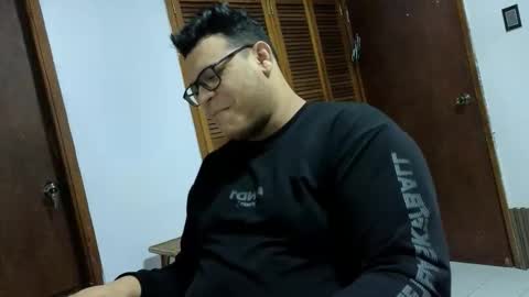 Snapshot of batman2430 chatting on 09-10-25, 10:43 brian online show from 09-10-25, 10:43