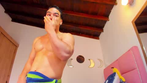 Snapshot of battista_turner chatting on 09-19-25, 06:52 battista online show from 09-19-25, 06:52
