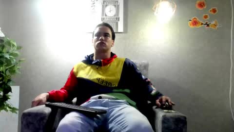 Snapshot of battista_turner chatting on 10-19-25, 02:34 battista online show from 10-19-25, 02:34