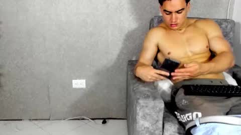 Snapshot of battista_turner chatting on 10-20-25, 01:50 battista online show from 10-20-25, 01:50