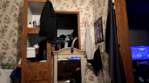 Snapshot of battlewolfxx chatting on 12-29-24, 04:38 battlewolfxx online show from 12-29-24, 04:38