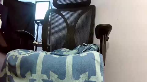 Snapshot of bbc4cam99 chatting on 09-17-25, 10:50 bbc4cam99 online show from 09-17-25, 10:50