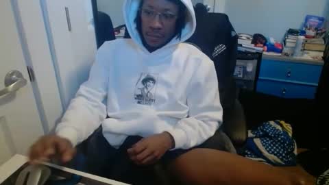 Snapshot of bbc_elrey chatting on 01-12-26, 04:56 Racks online show from 01-12-26, 04:56