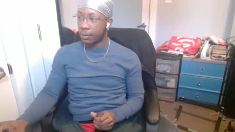 Snapshot of bbc_elrey chatting on 02-18-26, 06:15 Racks online show from 02-18-26, 06:15