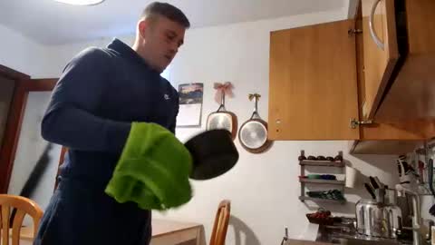 BB Namelezz online show from 10-28-25, 09:24