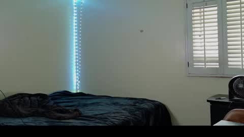 unknown online show from 09-26-25, 09:08