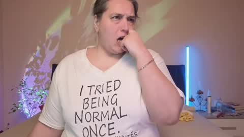 Snapshot of bbw_goddes chatting on 04-23-26, 08:33 Love online show from 04-23-26, 08:33