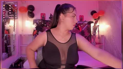 Snapshot of bbwcloe chatting on 10-23-25, 04:34 Cloe online show from 10-23-25, 04:34