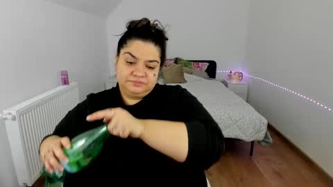 EvaEmi online show from 10-12-25, 07:57