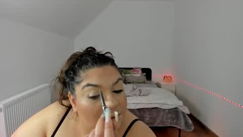 EvaEmi online show from 10-27-25, 02:32