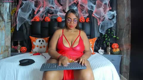 Snapshot of bbwlatina01 chatting on 10-21-25, 12:28 Bbwlatina01 online show from 10-21-25, 12:28