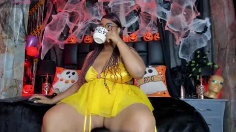 Snapshot of bbwlatina01 chatting on 10-29-25, 12:18 Bbwlatina01 online show from 10-29-25, 12:18