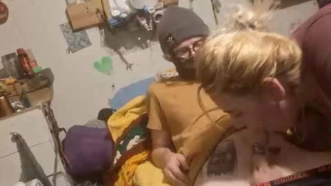 Snapshot of bbygirlsmask chatting on 11-02-25, 02:19 bbygirlsmask online show from 11-02-25, 02:19