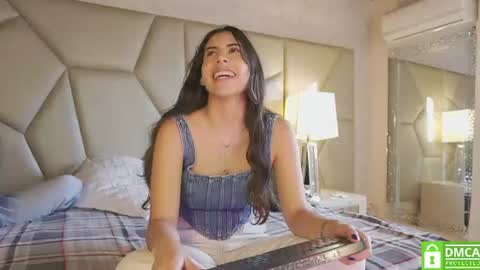 Helena  Evan online show from 07-14-26, 12:00