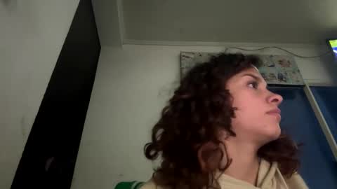 Snapshot of be_sinners chatting on 10-25-25, 01:57 Sara Juan online show from 10-25-25, 01:57