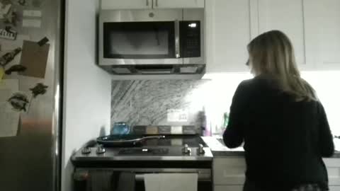 Emma online show from 01-06-26, 07:34