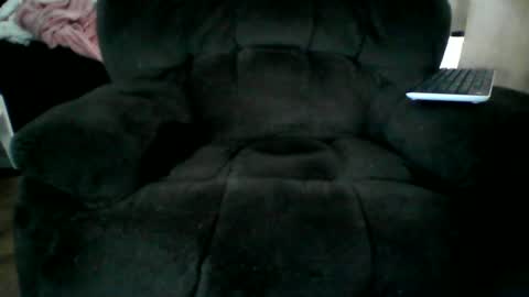 Snapshot of beachguy38 chatting on 06-19-26, 01:59 beachguy38 online show from 06-19-26, 01:59