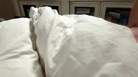 Snapshot of beachguy469 chatting on 06-20-26, 02:31 BeachGuy online show from 06-20-26, 02:31