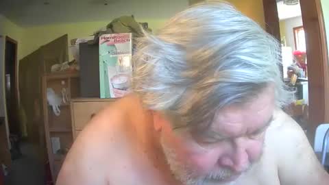Snapshot of bear8620 chatting on 04-26-26, 02:37 bear online show from 04-26-26, 02:37