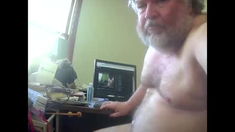 Snapshot of bear8620 chatting on 05-28-26, 02:58 bear online show from 05-28-26, 02:58