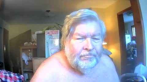 Snapshot of bear8620 chatting on 06-13-26, 10:24 bear online show from 06-13-26, 10:24
