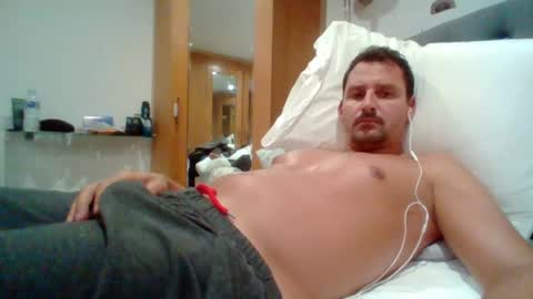 Snapshot of bearboudior chatting on 06-16-26, 01:58 bearboudior online show from 06-16-26, 01:58