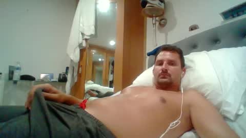 Snapshot of bearboudior chatting on 06-20-26, 12:19 bearboudior online show from 06-20-26, 12:19