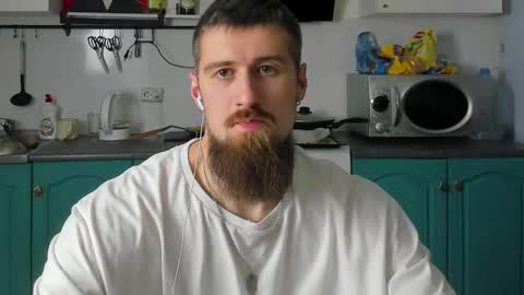 Snapshot of bearded_legend chatting on 12-06-24, 08:07 Zeus online show from 12-06-24, 08:07