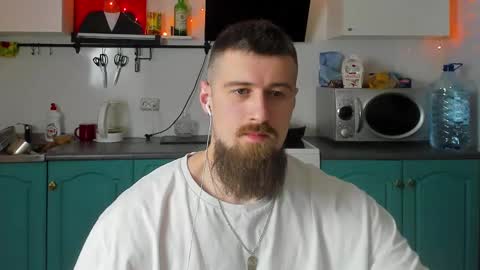 Snapshot of bearded_legend chatting on 12-11-24, 09:34 Zeus online show from 12-11-24, 09:34