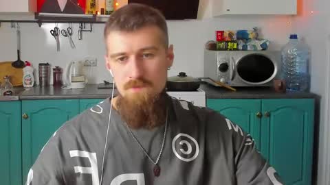 Snapshot of bearded_legend chatting on 12-29-24, 08:37 Zeus online show from 12-29-24, 08:37