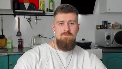 Snapshot of bearded_legend chatting on 02-18-25, 10:14 Zeus online show from 02-18-25, 10:14