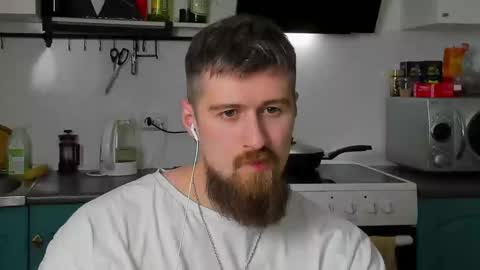 Snapshot of bearded_legend chatting on 02-26-25, 10:20 Zeus online show from 02-26-25, 10:20