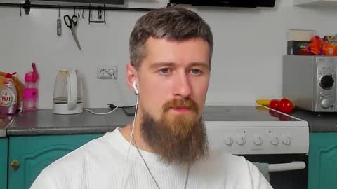 Snapshot of bearded_legend chatting on 10-28-25, 11:07 Zeus online show from 10-28-25, 11:07