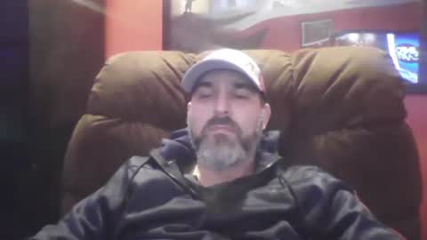 Snapshot of beardedambition chatting on 12-11-24, 10:16 beardedambition online show from 12-11-24, 10:16