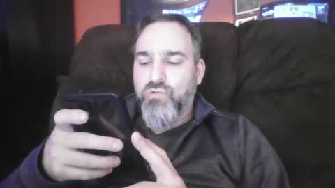 Snapshot of beardedambition chatting on 12-29-24, 03:57 beardedambition online show from 12-29-24, 03:57