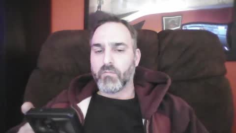 Snapshot of beardedambition chatting on 03-04-25, 12:50 beardedambition online show from 03-04-25, 12:50