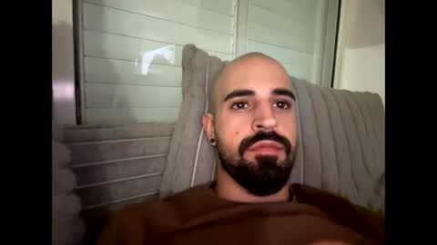Snapshot of beardedbaldy_09 chatting on 10-05-25, 04:49 Ask me online show from 10-05-25, 04:49