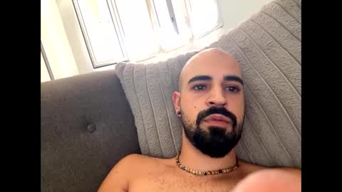 Snapshot of beardedbaldy_09 chatting on 10-06-25, 09:51 Ask me online show from 10-06-25, 09:51