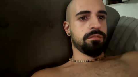 Snapshot of beardedbaldy_09 chatting on 10-06-25, 09:56 Ask me online show from 10-06-25, 09:56